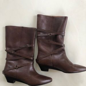 Ladies Frye mid calf leather boots!